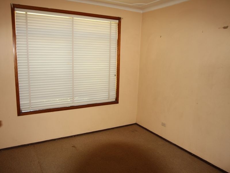 32 Pritchard Road, Macquarie Fields NSW 2564