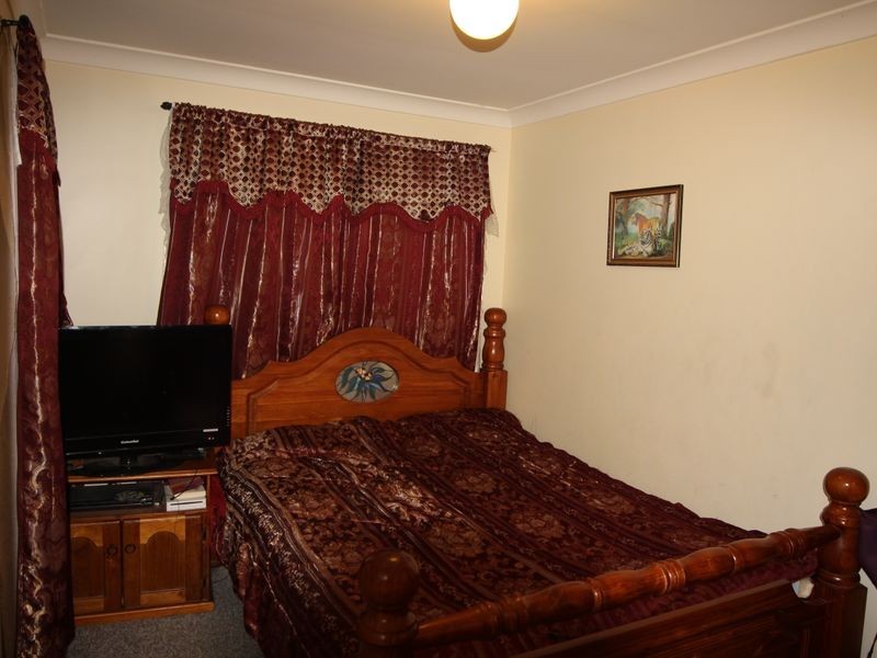 21 Glass House Boulevard, Minto NSW 2566