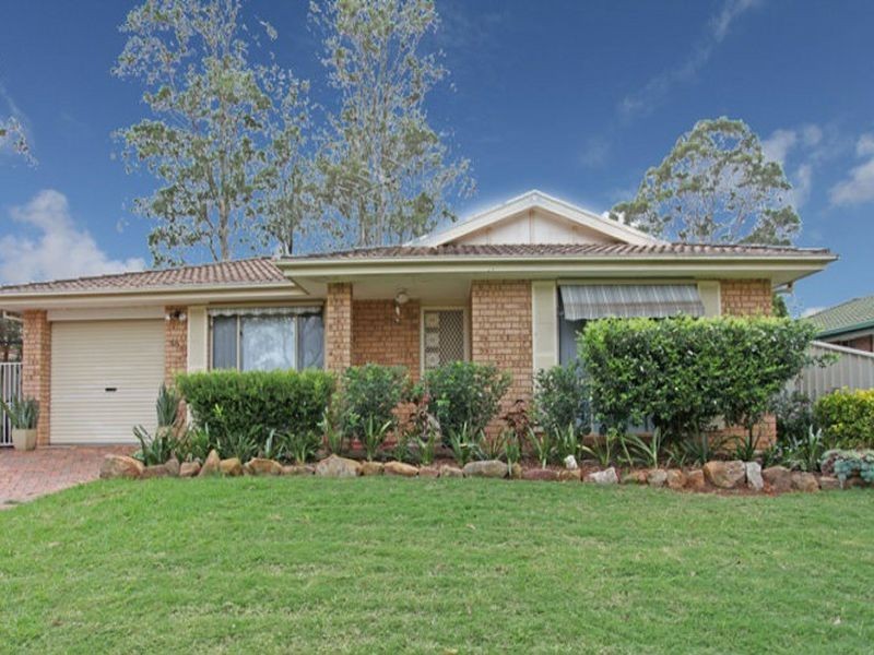 16 Blades Place, Mount Annan NSW 2567