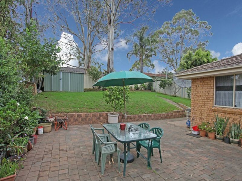 16 Blades Place, Mount Annan NSW 2567