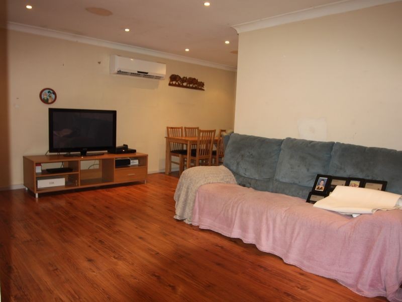 2/66 Fawcett Street, Glenfield NSW 2167