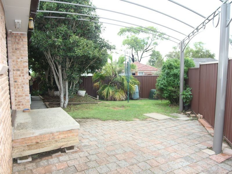 2/66 Fawcett Street, Glenfield NSW 2167