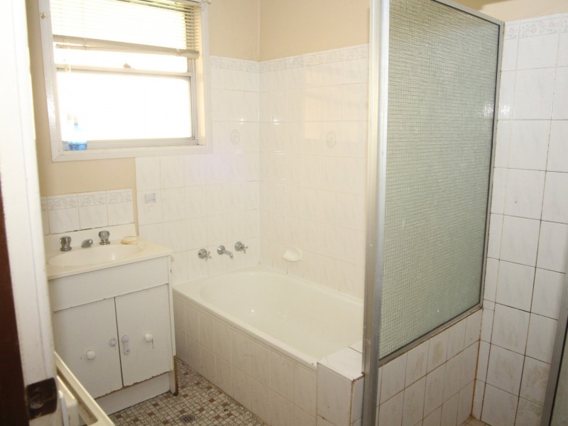 7 Pardalote Street, Ingleburn NSW 2565