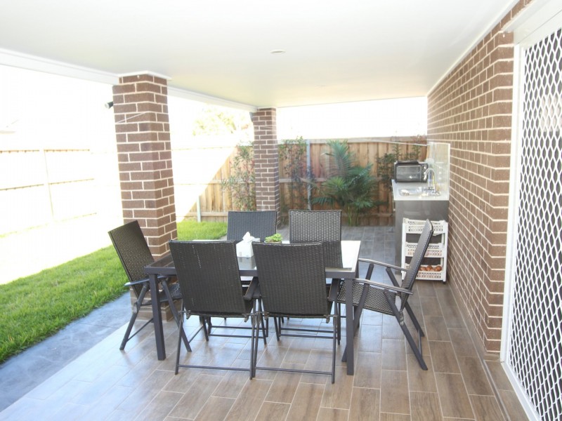 17 Australis Street, Campbelltown NSW 2560