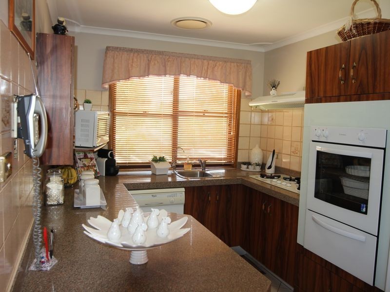 7 Emex Place, Macquarie Fields NSW 2564