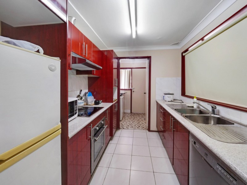 3/4 Cumberland Road, Ingleburn NSW 2565