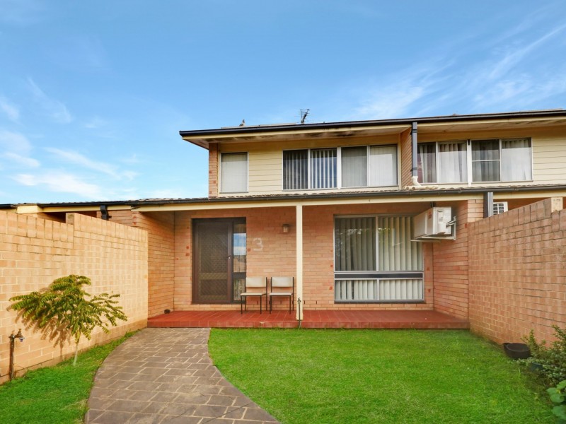3/4 Cumberland Road, Ingleburn NSW 2565