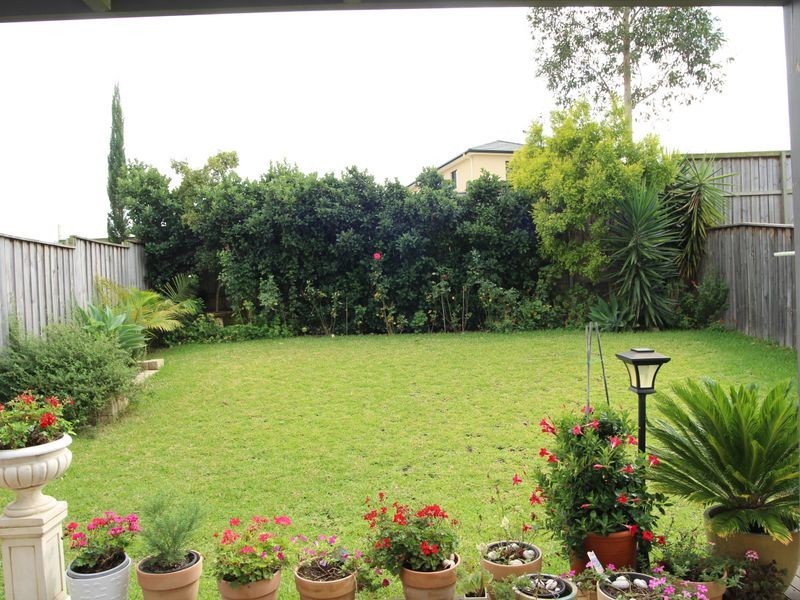 16 Northampton Drive, Glenfield NSW 2167