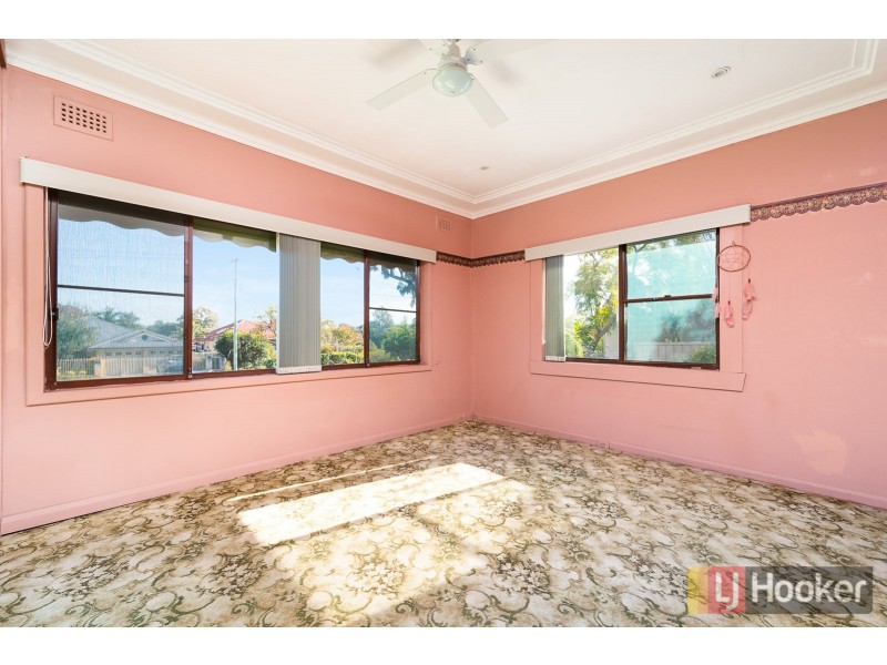 18 Kent Street, Minto NSW 2566