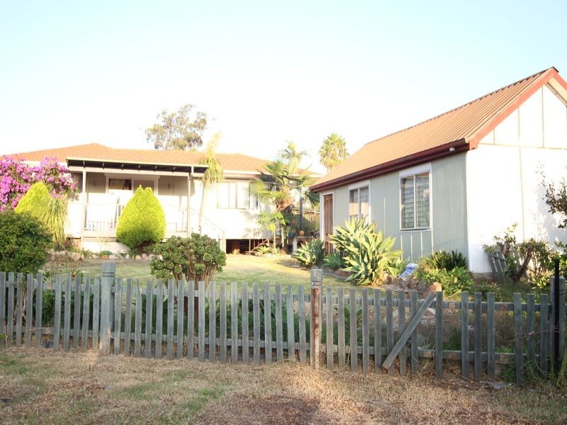 8 Paper Bark Place, Macquarie Fields NSW 2564
