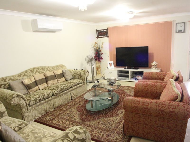 6 Zoric Close, Prestons NSW 2170