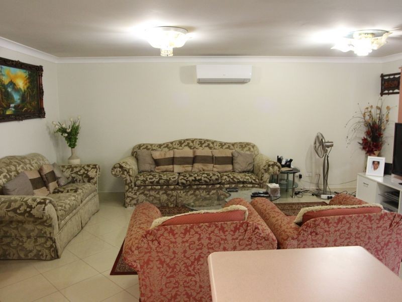 6 Zoric Close, Prestons NSW 2170