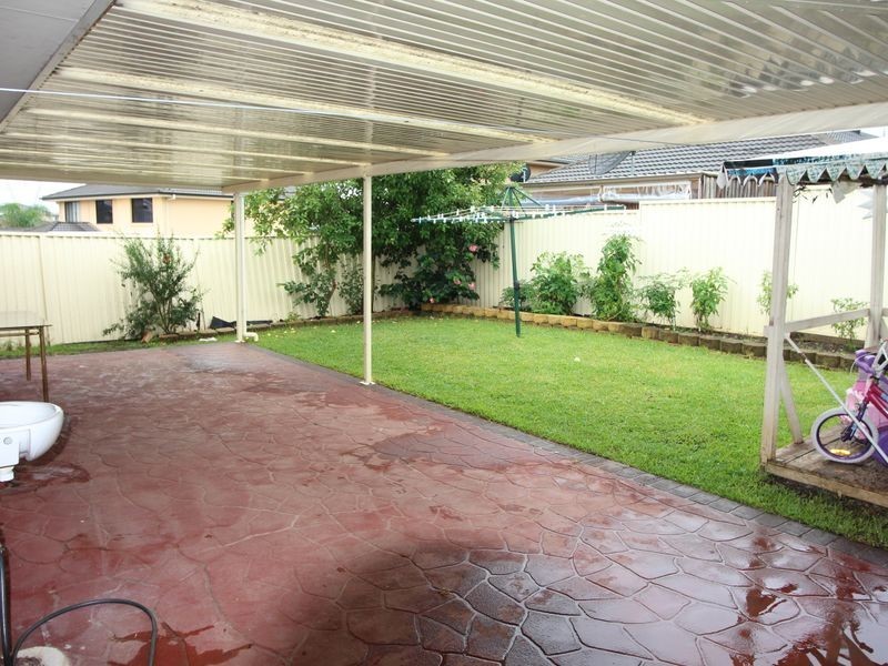 6 Zoric Close, Prestons NSW 2170