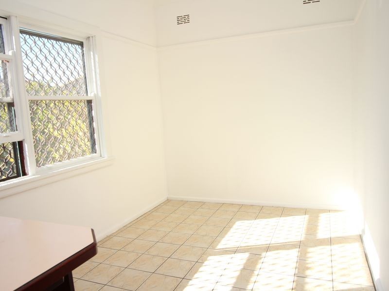 7 Cyprus Street, Macquarie Fields NSW 2564