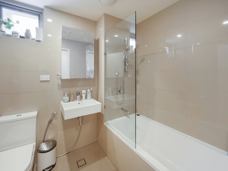 A104/2 Rowe Drive, Potts Hill NSW 2143