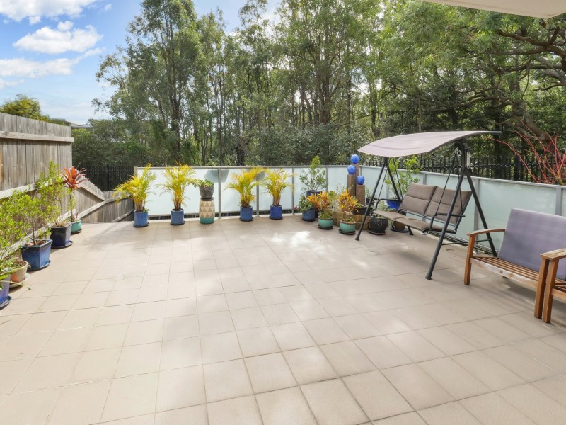 A104/2 Rowe Drive, Potts Hill NSW 2143