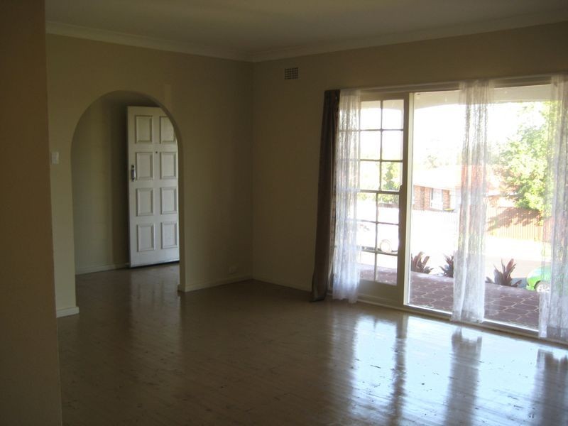 4 Porter St, Minto NSW 2566