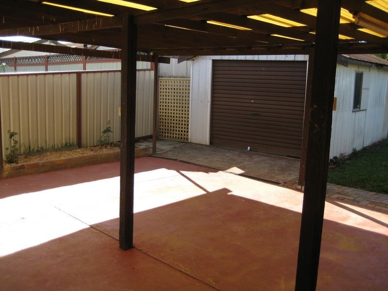 4 Porter St, Minto NSW 2566