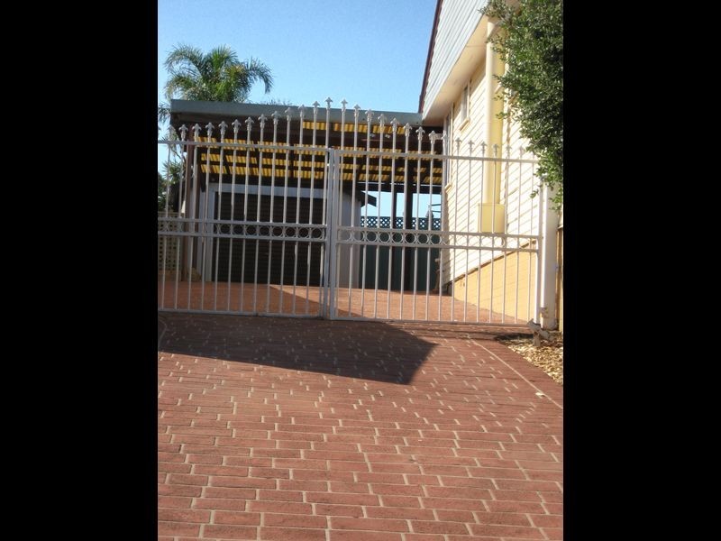 4 Porter St, Minto NSW 2566