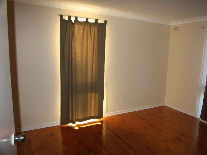 7 Marlock Street, Macquarie Fields NSW 2564