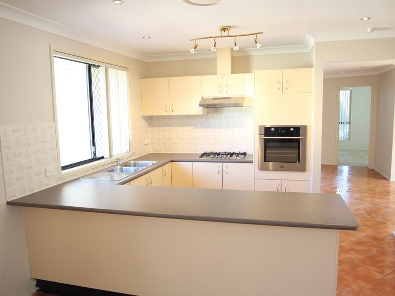 18 Michelago Circuit, Prestons NSW 2170