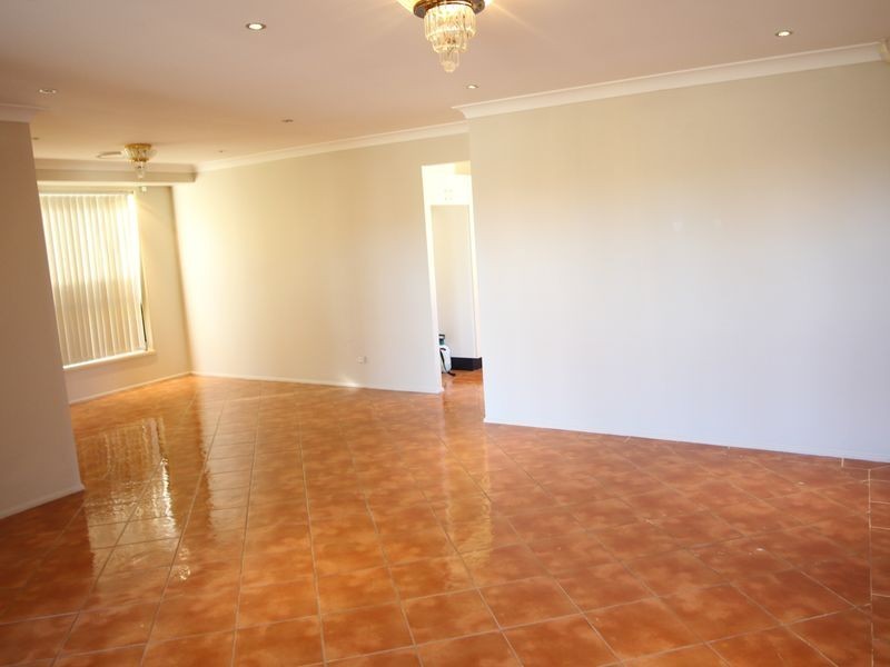 18 Michelago Circuit, Prestons NSW 2170
