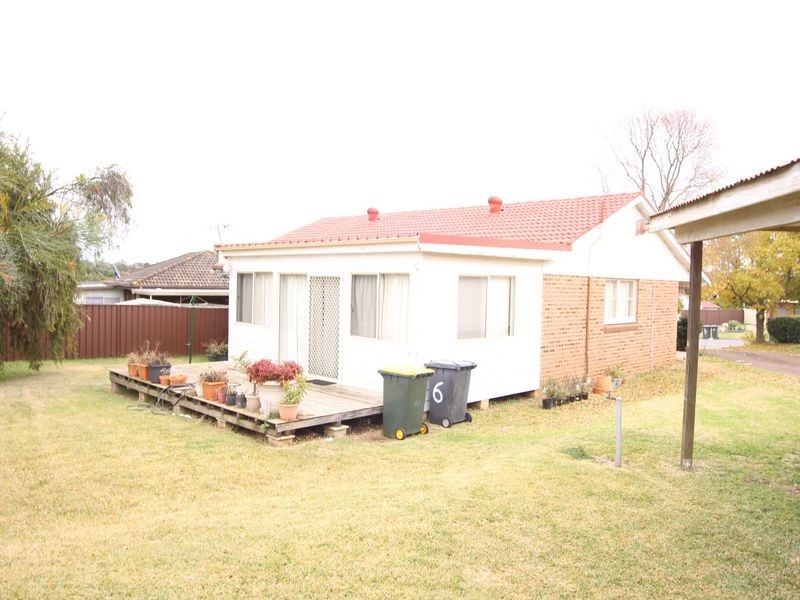 6 Troon Place, St Andrews NSW 2566