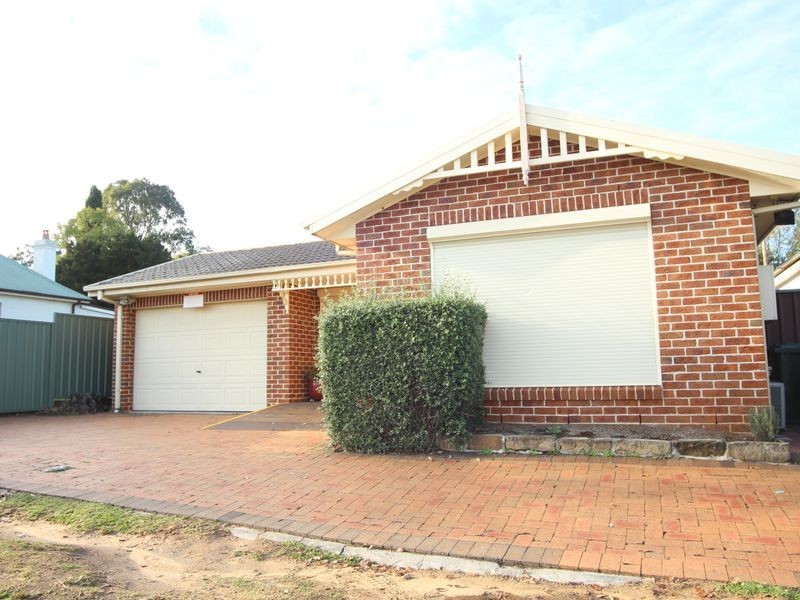 28 Oxley Street, Campbelltown NSW 2560