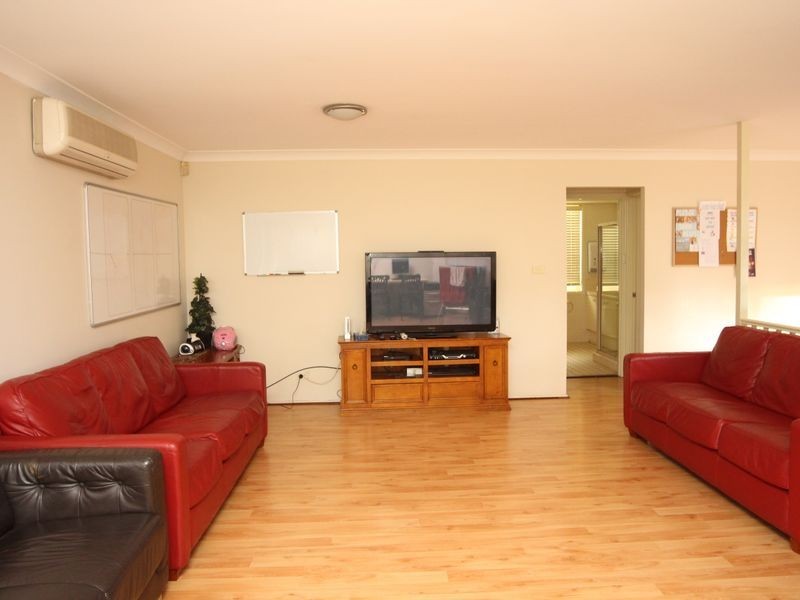 28 Oxley Street, Campbelltown NSW 2560