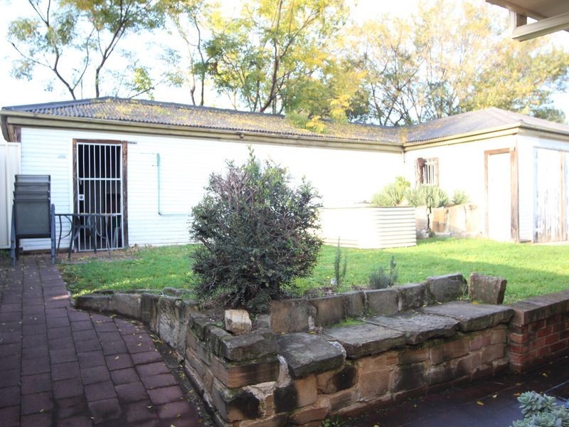 28 Oxley Street, Campbelltown NSW 2560