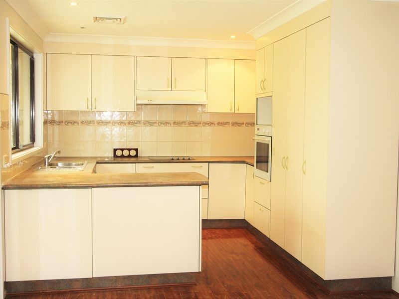 10 Boobook Pl, Ingleburn NSW 2565