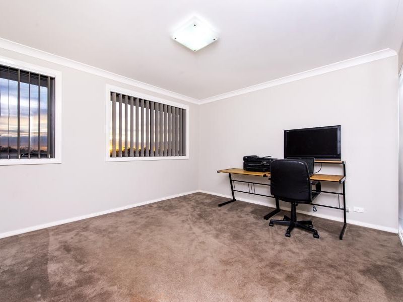 92 Northampton Drive, Glenfield NSW 2167