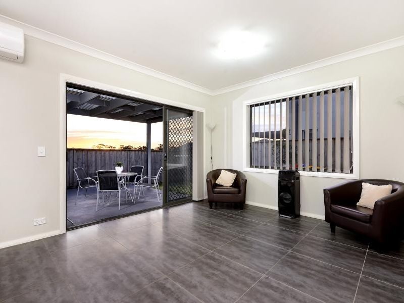 92 Northampton Drive, Glenfield NSW 2167