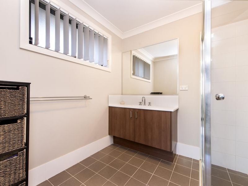 92 Northampton Drive, Glenfield NSW 2167