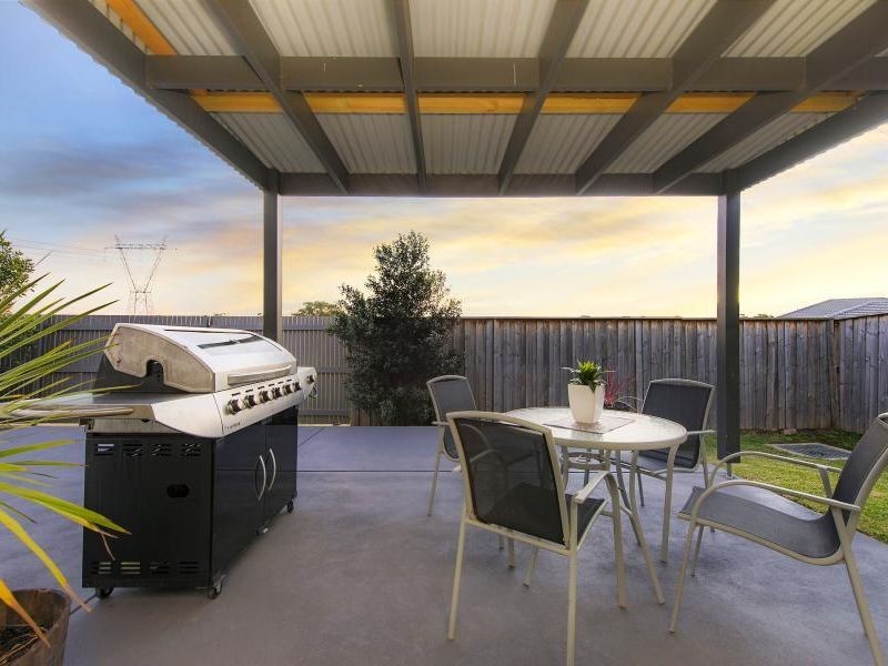 92 Northampton Drive, Glenfield NSW 2167