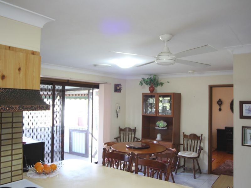 10 Spinebill Place, Ingleburn NSW 2565