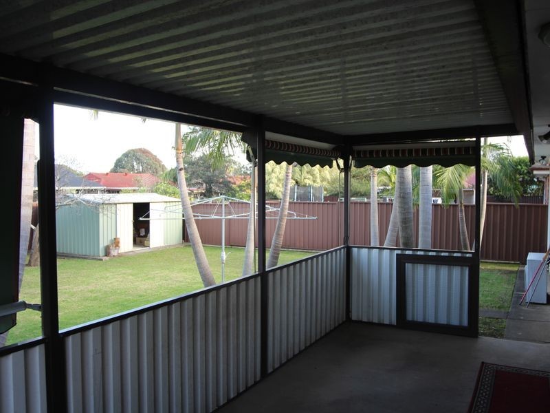 10 Spinebill Place, Ingleburn NSW 2565