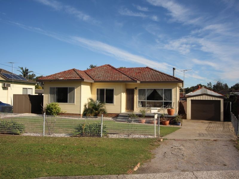 24 Gloucester St, Macquarie Fields NSW 2564