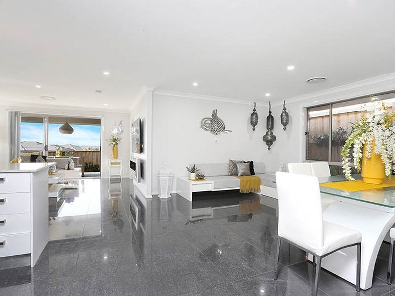 39 Woodroffe Street, Minto NSW 2566