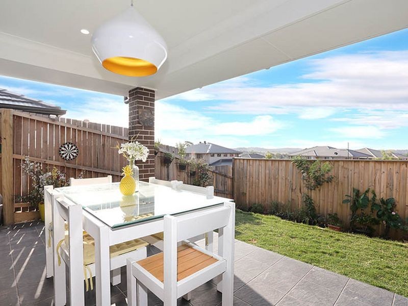 39 Woodroffe Street, Minto NSW 2566