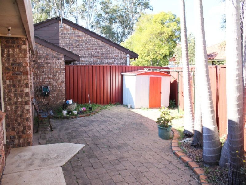 2/40-42 Gordon Avenue, Ingleburn NSW 2565