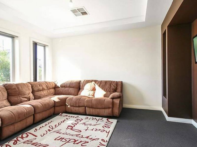 6 Tate Place, Minto NSW 2566