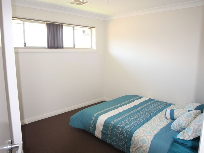 6 Tate Place, Minto NSW 2566