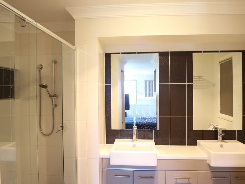 6 Tate Place, Minto NSW 2566