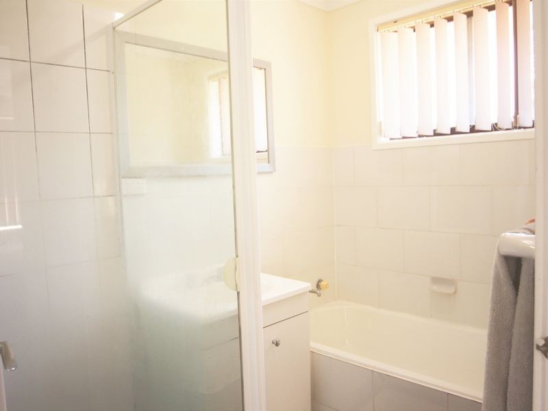 11 Amaranthus Place, Macquarie Fields NSW 2564