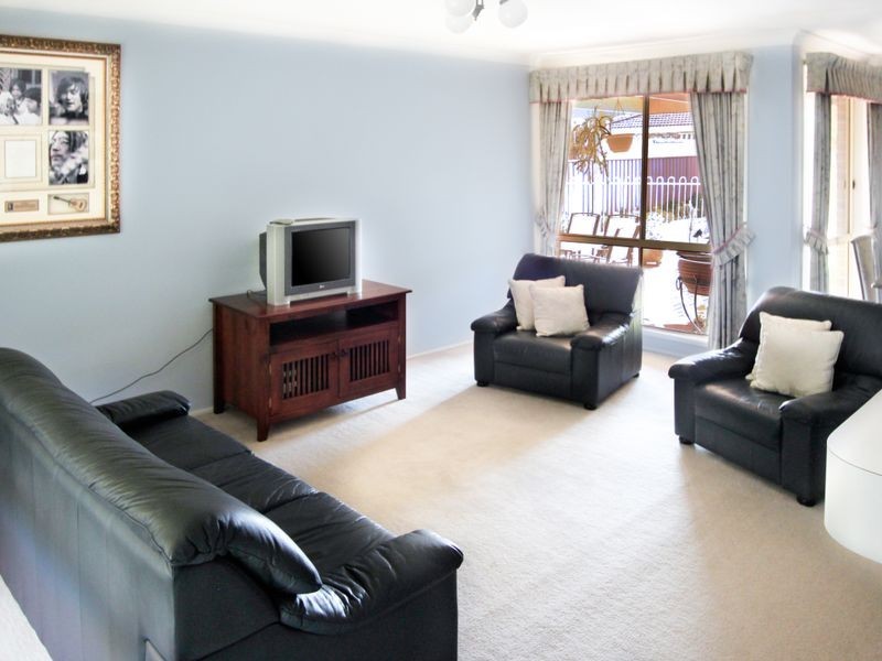 25 Cornelian Ave, Eagle Vale NSW 2558