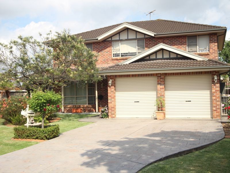 12 Mendi Place, Glenfield NSW 2167