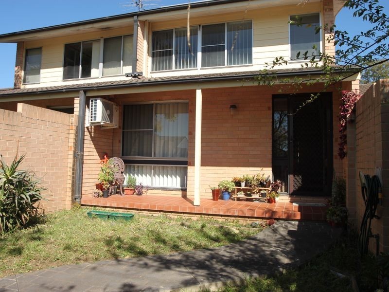 4/4-6 Cumberland Rd, Ingleburn NSW 2565