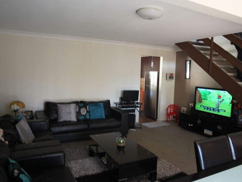 4/4-6 Cumberland Rd, Ingleburn NSW 2565