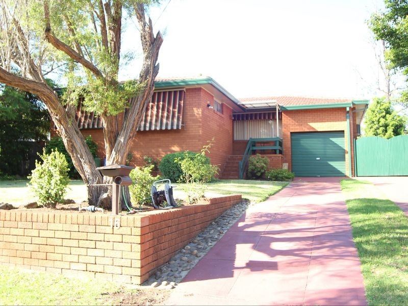 16 Lugarno Avenue, Leumeah NSW 2560